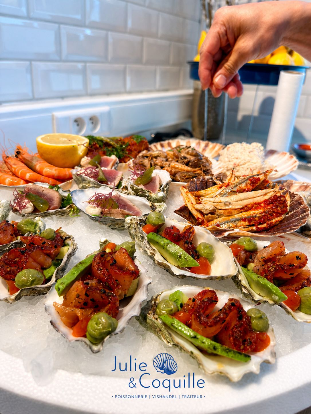 Fruits de mer, huîtres et crevettes fraîches - Julie & Coquille